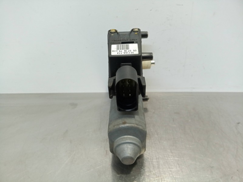 Recambio de motor elevalunas trasero derecho para audi a6 berlina (4b2) referencia OEM IAM 101144114 8.PINES 