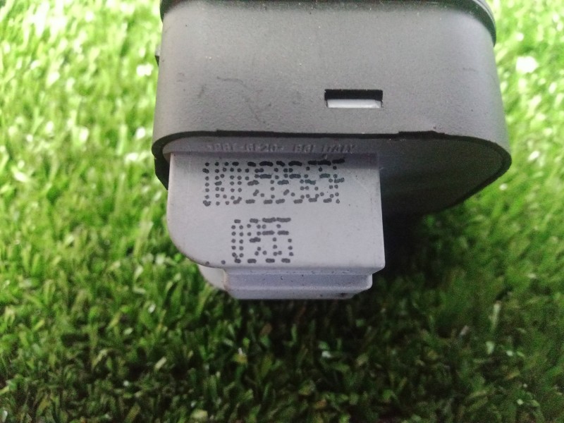 Recambio de mando retrovisor para volkswagen passat berlina (3c2) 2.0 tdi referencia OEM IAM 1K0959565F  