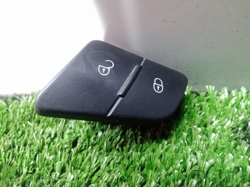 Recambio de mando cierre centralizado para volkswagen passat berlina (3c2) 2.0 tdi referencia OEM IAM 3C0962125B  