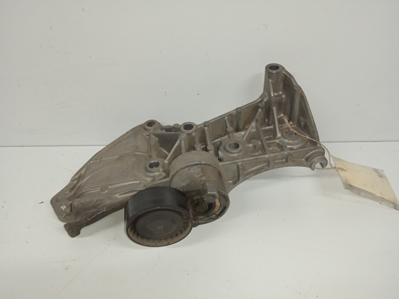 Recambio de soporte alternador para renault scenic iii grand dynamique referencia OEM IAM 8200669494  