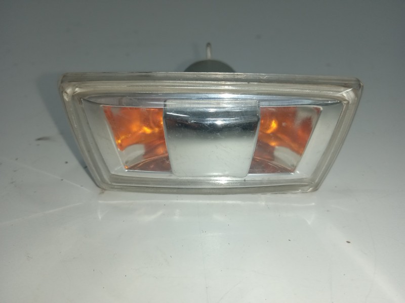 Recambio de piloto lateral derecho para opel corsa e gsi referencia OEM IAM 13497989-13497990  