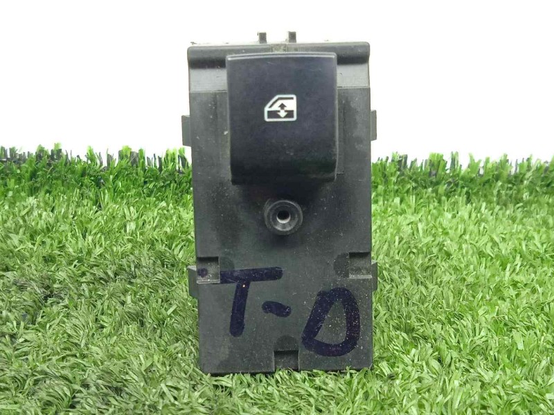 Recambio de mando elevalunas trasero derecho para chevrolet cruze 1.6 cat referencia OEM IAM 20933566  