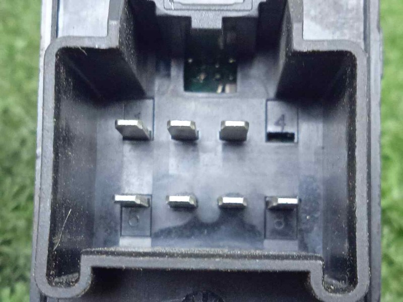 Recambio de mando elevalunas trasero derecho para chevrolet cruze 1.6 cat referencia OEM IAM 20933566  