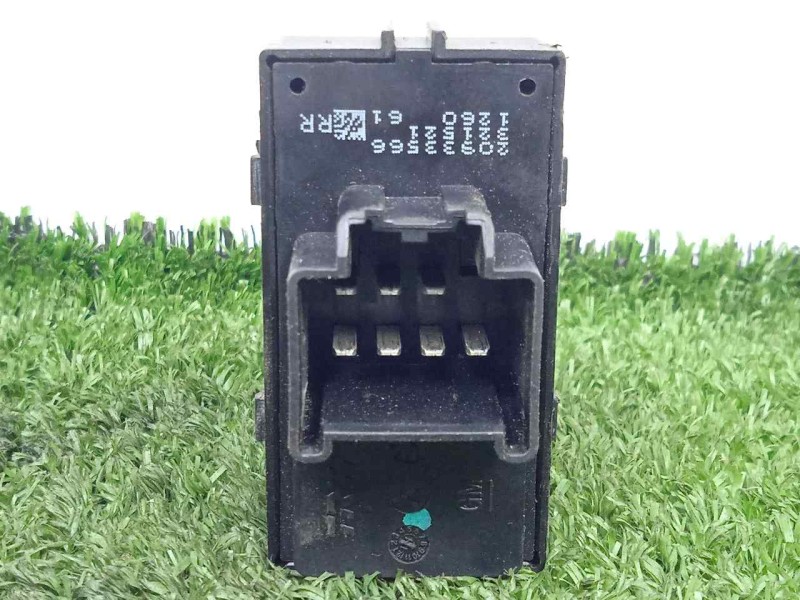 Recambio de mando elevalunas trasero derecho para chevrolet cruze 1.6 cat referencia OEM IAM 20933566  