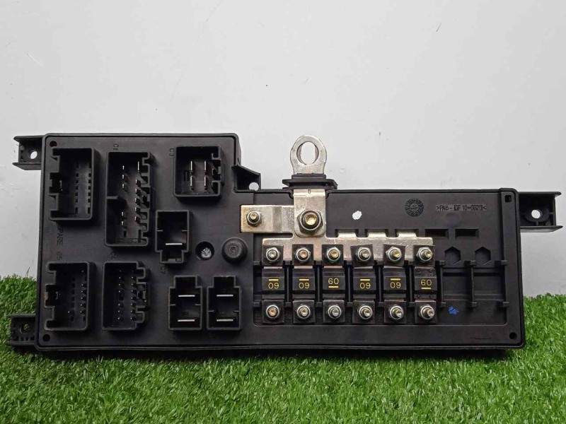 Recambio de caja reles / fusibles para volvo v70 familiar 2.5 turbodiesel referencia OEM IAM 518323118-9452993  