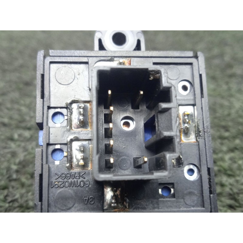 Recambio de mando retrovisor para kia rio 1.3 i referencia OEM IAM 621W10090  