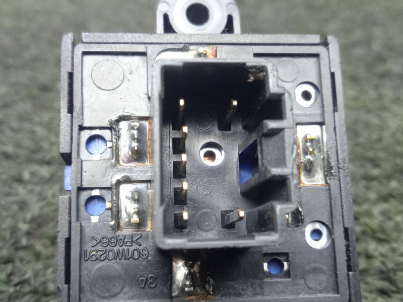 Recambio de mando retrovisor para kia rio 1.3 i referencia OEM IAM 621W10090  