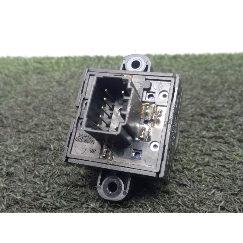 Recambio de mando retrovisor para kia rio 1.3 i referencia OEM IAM 621W10090  