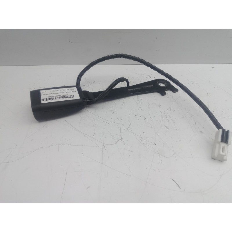 Recambio de enganche cinturon delantero derecho para hyundai ix35 1.7 crdi cat referencia OEM IAM   