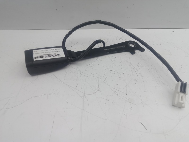 Recambio de enganche cinturon delantero derecho para hyundai ix35 1.7 crdi cat referencia OEM IAM   