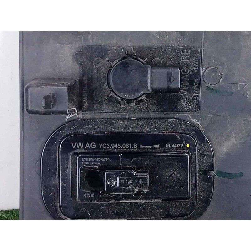 Recambio de molduras traseras para man tge kasten (uy) 2.0 tdi referencia OEM IAM 7C0853754-7C3945061B-5Q0919275B  