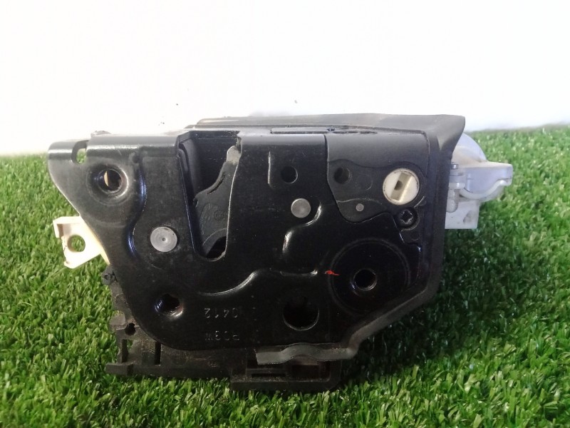 Recambio de cerradura puerta delantera derecha para volkswagen passat berlina (3c2) 2.0 tdi referencia OEM IAM 3C1837016A  