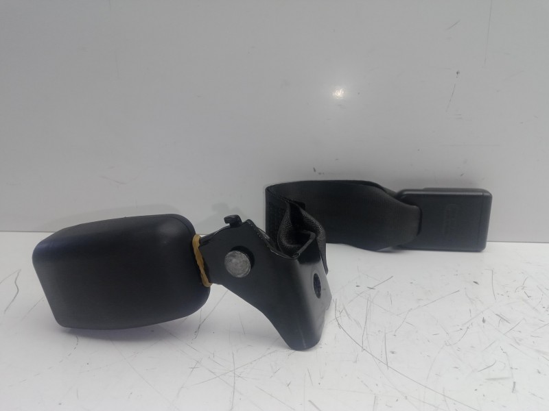 Recambio de enganche cinturon trasero derecho para hyundai ix35 1.7 crdi cat referencia OEM IAM   