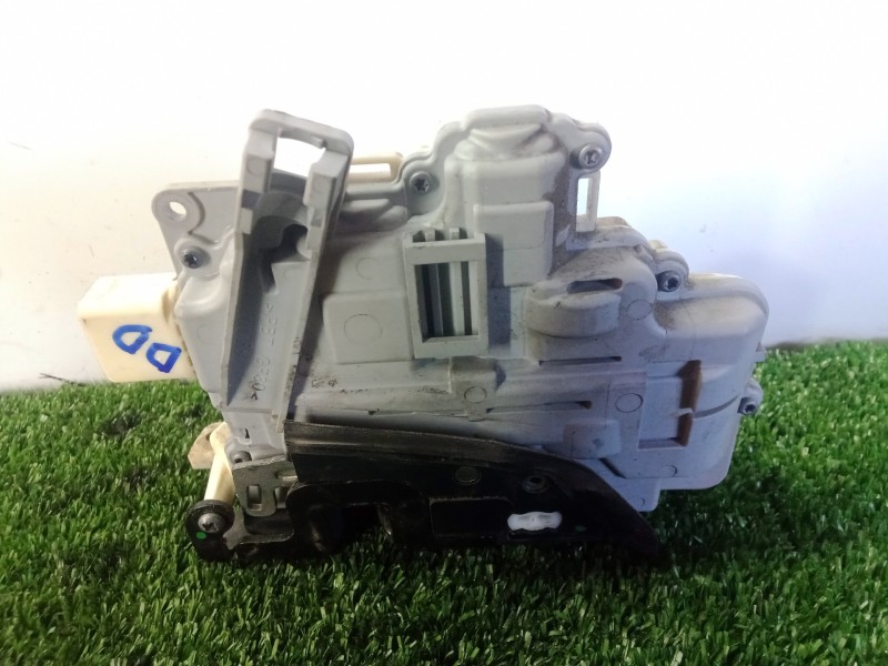 Recambio de cerradura puerta delantera derecha para volkswagen passat berlina (3c2) 2.0 tdi referencia OEM IAM 3C1837016A  