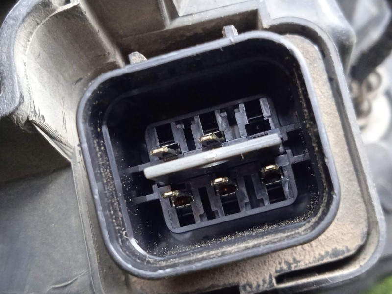 Recambio de faro izquierdo para kia carens 2.0 turbodiesel cat referencia OEM IAM SINREFERENCIA 02-06 