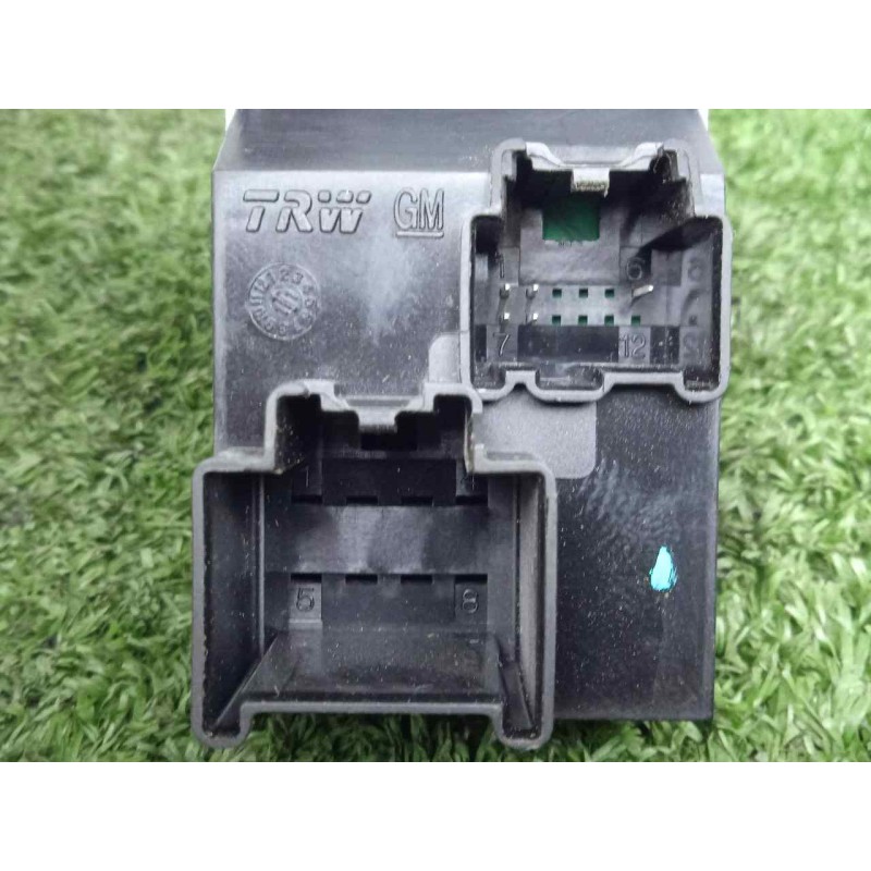 Recambio de mando elevalunas delantero derecho para chevrolet cruze 1.6 cat referencia OEM IAM 20792536  