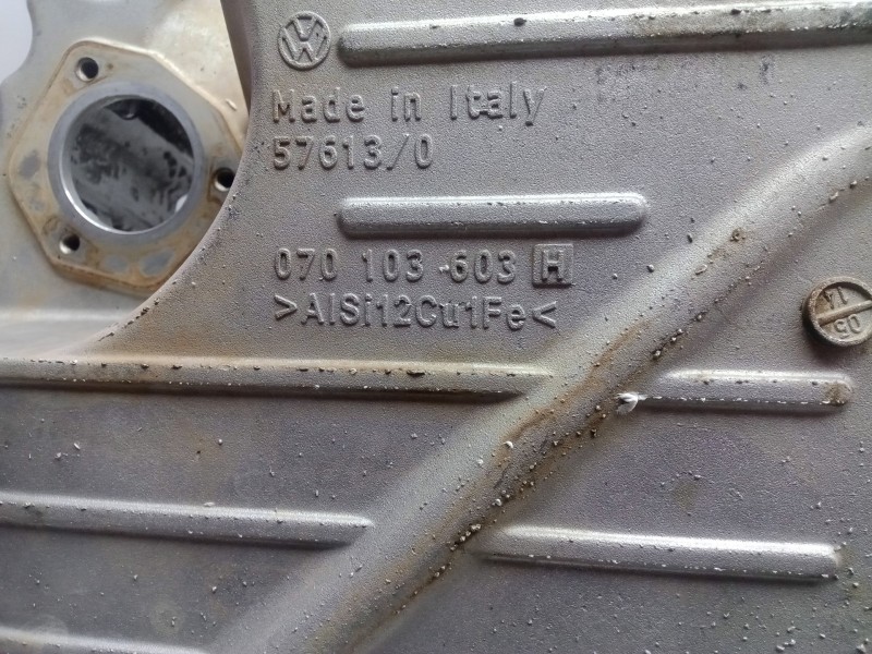 Recambio de carter para volkswagen touareg (7la) 2.5 tdi referencia OEM IAM 070103603H SIN.SENSOR 