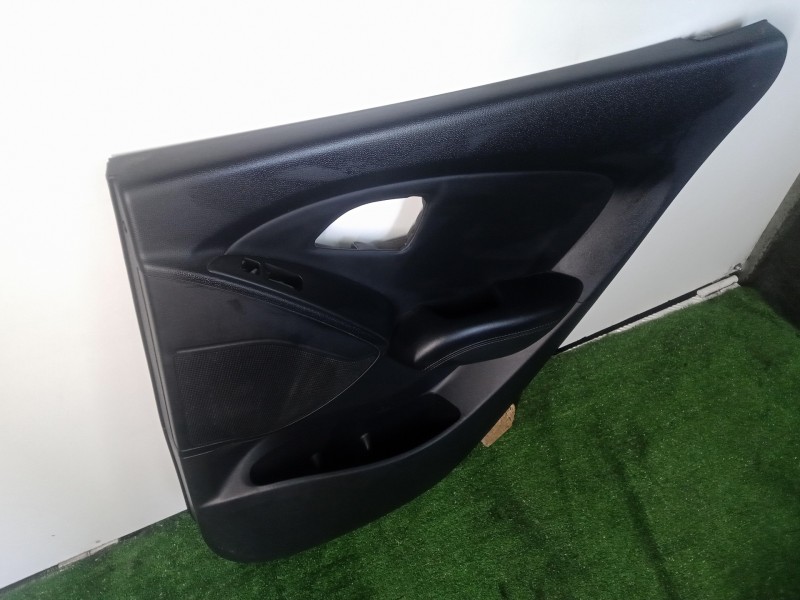 Recambio de guarnecido puerta trasera derecha para hyundai ix35 1.7 crdi cat referencia OEM IAM   