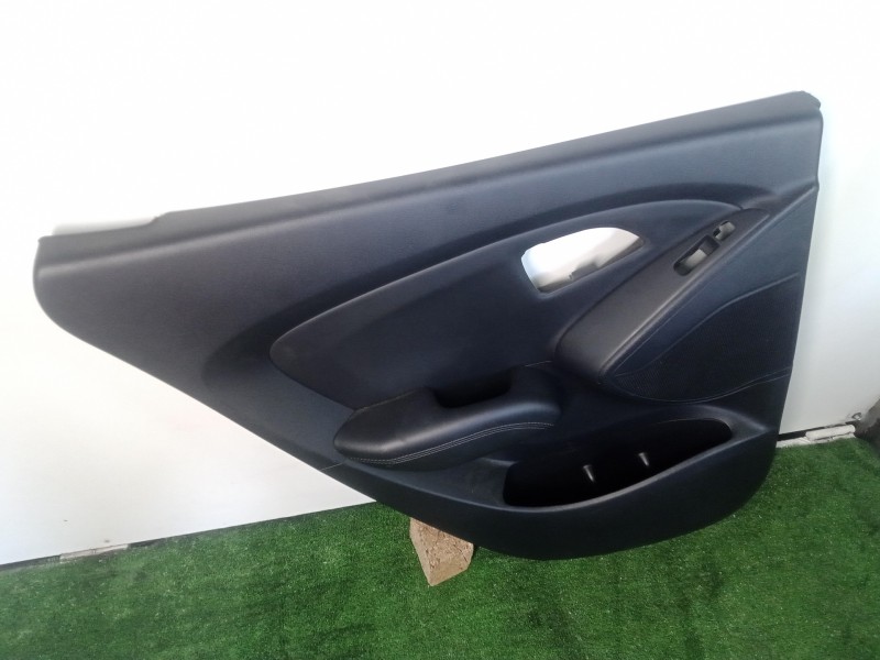 Recambio de guarnecido puerta trasera izquierda para hyundai ix35 1.7 crdi cat referencia OEM IAM   