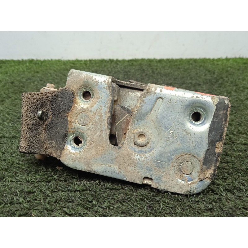 Recambio de cerradura puerta trasera derecha para mitsubishi pajero 2.5 td referencia OEM IAM SINREFERENCIA  