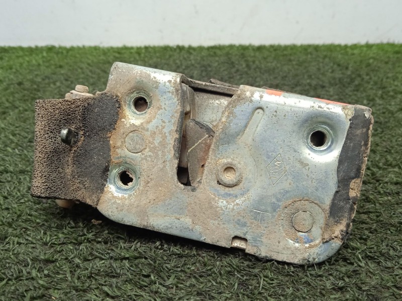 Recambio de cerradura puerta trasera derecha para mitsubishi pajero 2.5 td referencia OEM IAM SINREFERENCIA  