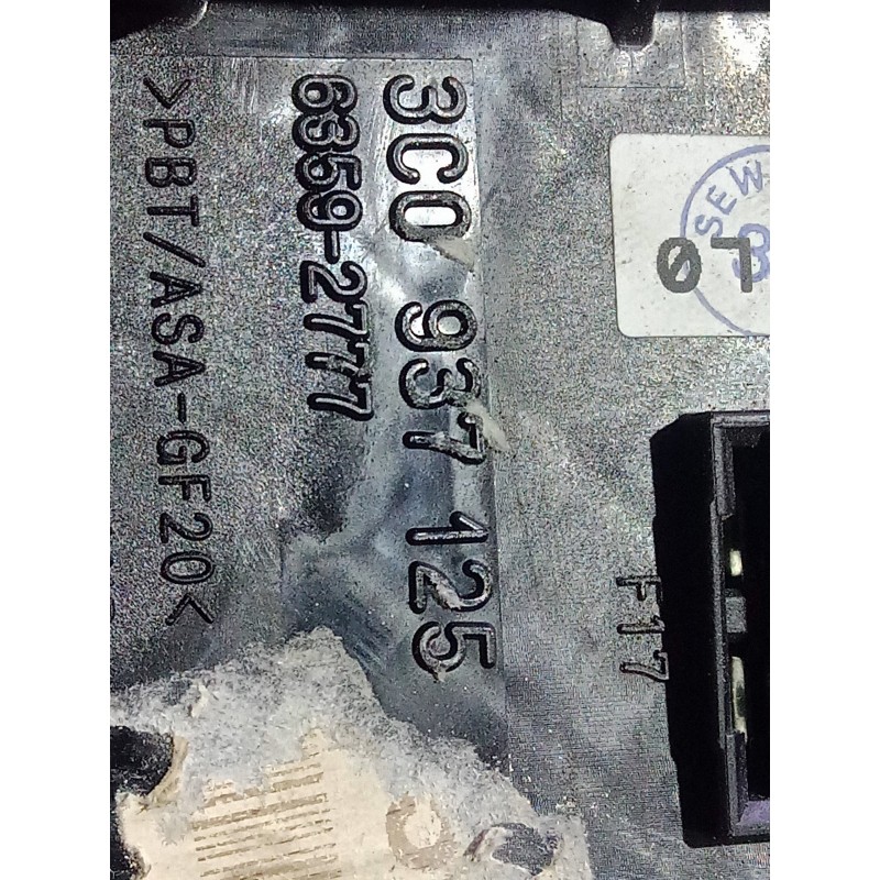 Recambio de caja reles / fusibles para volkswagen passat berlina (3c2) 2.0 tdi referencia OEM IAM 3C09712490  