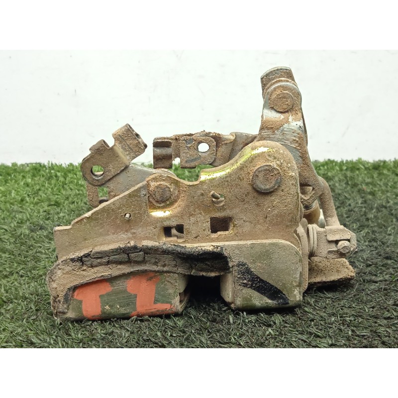 Recambio de cerradura puerta trasera izquierda para mitsubishi pajero 2.5 td referencia OEM IAM SINREFERENCIA  