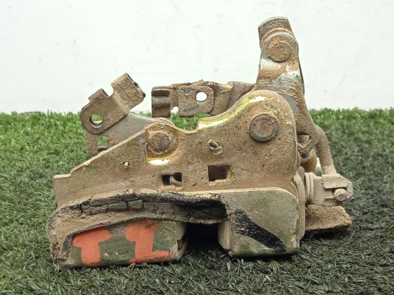 Recambio de cerradura puerta trasera izquierda para mitsubishi pajero 2.5 td referencia OEM IAM SINREFERENCIA  