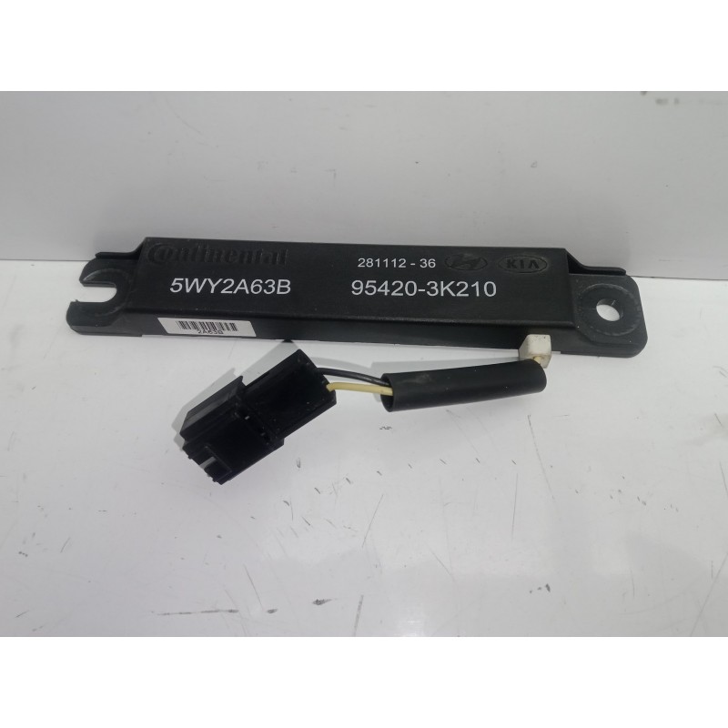 Recambio de modulo electronico para hyundai ix35 1.7 crdi cat referencia OEM IAM 954203K210-5WY2A63B AMPLIFICADOR.ANTENA 