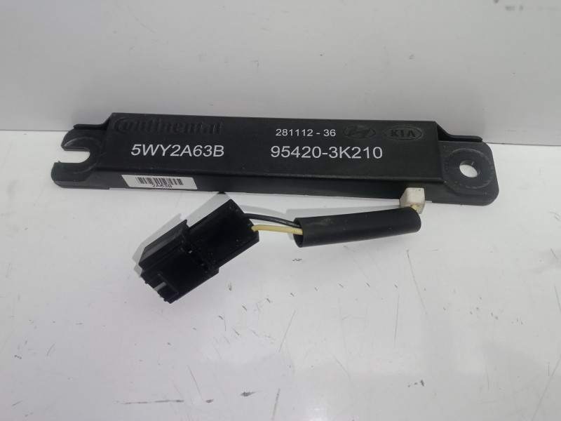 Recambio de modulo electronico para hyundai ix35 1.7 crdi cat referencia OEM IAM 954203K210-5WY2A63B AMPLIFICADOR.ANTENA 