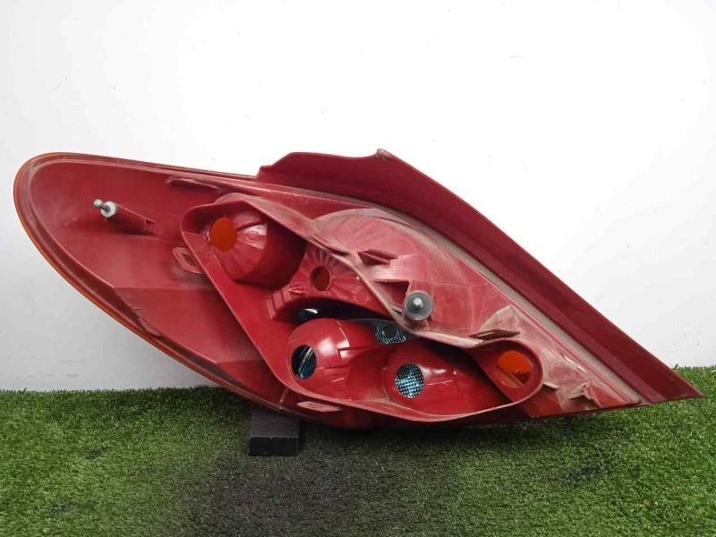 Recambio de piloto trasero derecho para peugeot 207 1.4 hdi referencia OEM IAM SINREFERENCIA 07-09 