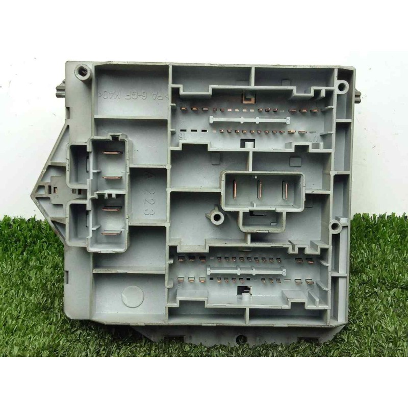 Recambio de caja reles / fusibles para fiat punto berlina (188) 1.2 cat referencia OEM IAM 46763650  