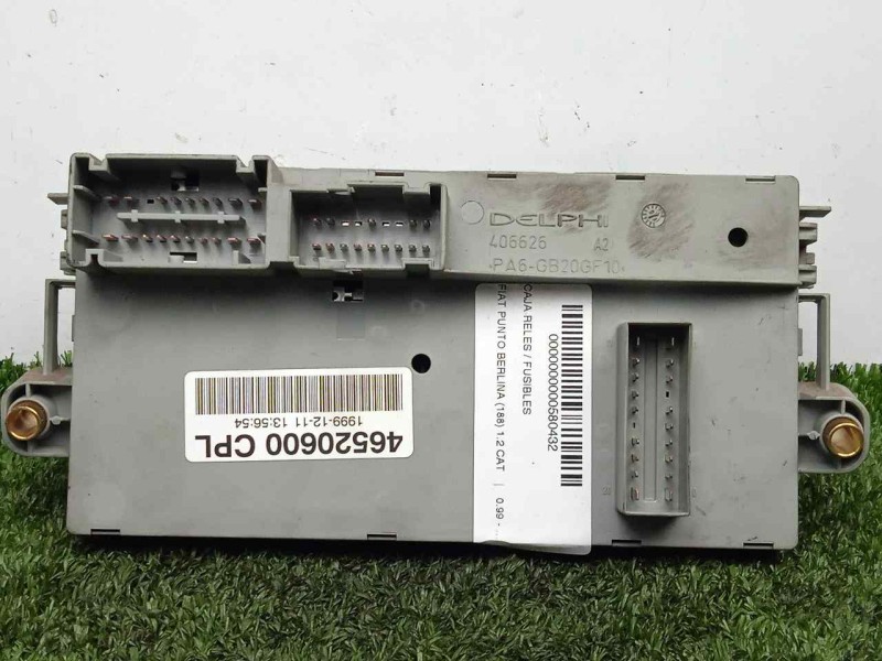 Recambio de caja reles / fusibles para fiat punto berlina (188) 1.2 cat referencia OEM IAM 46520600CPL-46774358NPL  