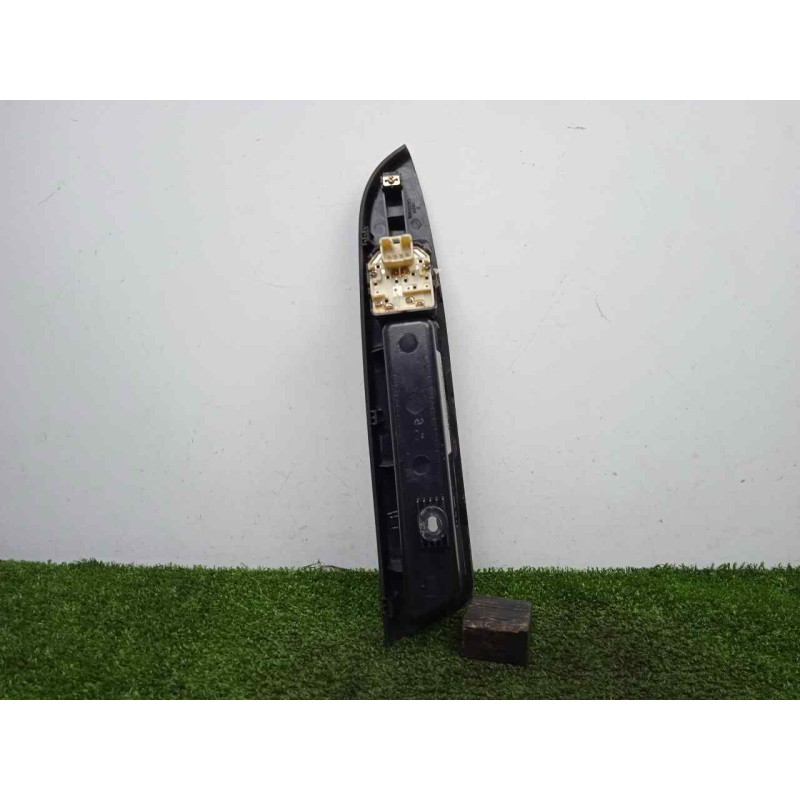 Recambio de mando elevalunas delantero izquierdo para chevrolet matiz 0.8 cat referencia OEM IAM SINREFERENCIA 2.BOTONES 