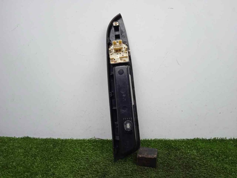 Recambio de mando elevalunas delantero izquierdo para chevrolet matiz 0.8 cat referencia OEM IAM SINREFERENCIA 2.BOTONES 