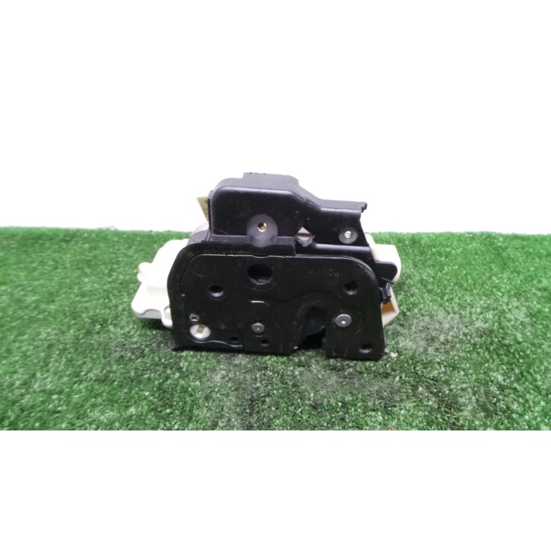 Recambio de cerradura puerta trasera derecha para audi a4 avant (8e) 2.0 tdi referencia OEM IAM SINREFERENCIA 7.PINES 