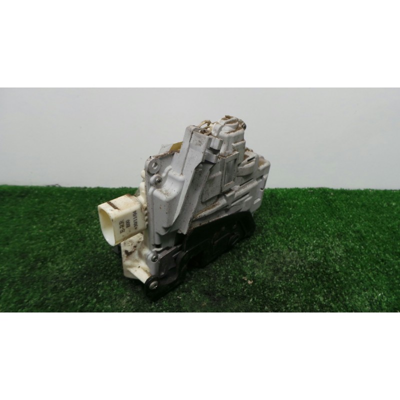 Recambio de cerradura puerta trasera derecha para audi a4 avant (8e) 2.0 tdi referencia OEM IAM SINREFERENCIA 7.PINES 