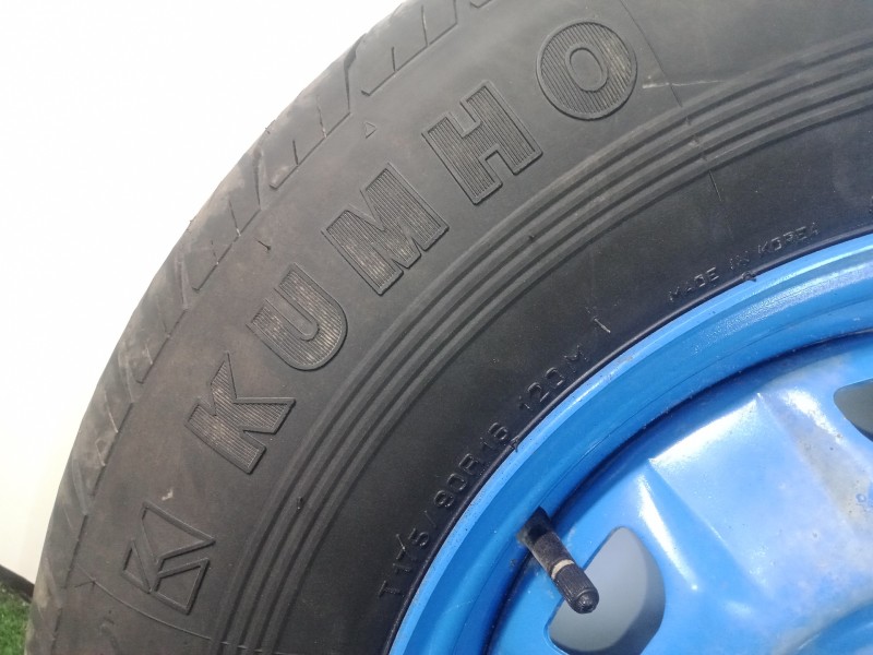 Recambio de neumatico repuesto para ssangyong kyron 2.0 referencia OEM IAM 175/90R16-120M KUMHO 120M