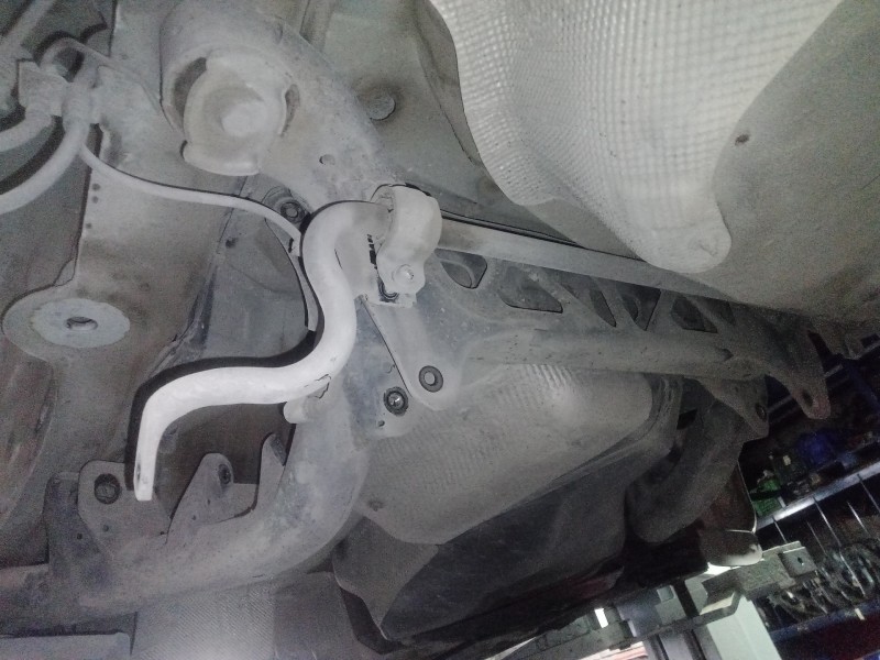 Recambio de barra estabilizadora trasera para audi a5 coupe (8t) 2.7 v6 24v tdi referencia OEM IAM   