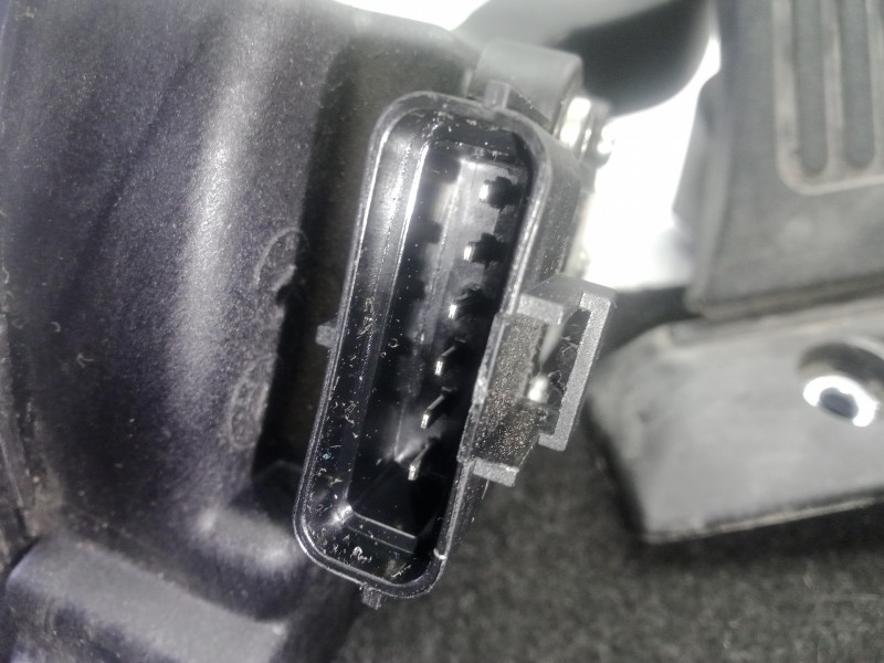 Recambio de potenciometro pedal para hyundai ix35 1.7 crdi cat referencia OEM IAM IAX0784A2S000 6.PINES 