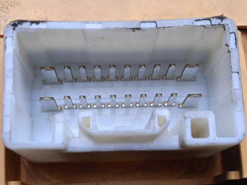 Recambio de modulo electronico para lexus is200 (gxe10) sport cross referencia OEM IAM 8922153100-2440000400  