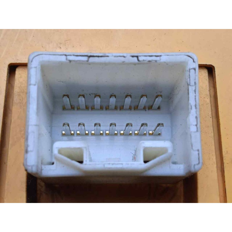 Recambio de modulo electronico para lexus is200 (gxe10) sport cross referencia OEM IAM 8922153100-2440000400  