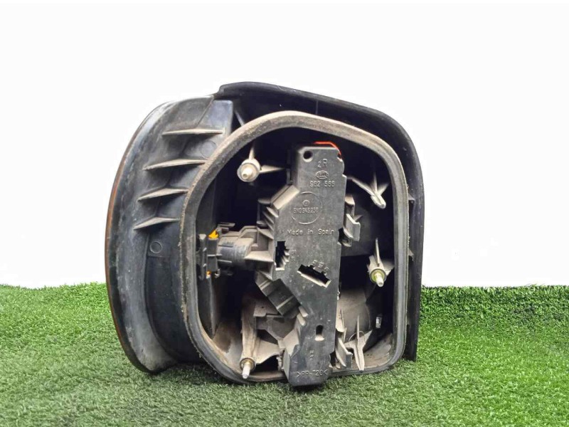 Recambio de piloto trasero derecho para volkswagen polo berlina (6n2) 1.4 referencia OEM IAM  95-00 AHUMADO