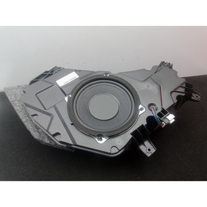 Recambio de sistema audio / radio cd para hyundai ix35 1.7 crdi cat referencia OEM IAM 963802S000 SUBWOOFER 