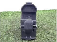 Recambio de mando elevalunas delantero derecho para lexus is200 (gxe10) sport cross referencia OEM IAM 8403053010C0  