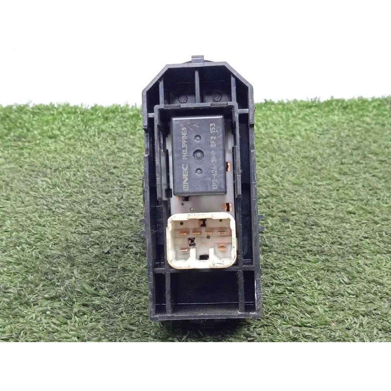 Recambio de mando elevalunas delantero derecho para lexus is200 (gxe10) sport cross referencia OEM IAM 8403053010C0  