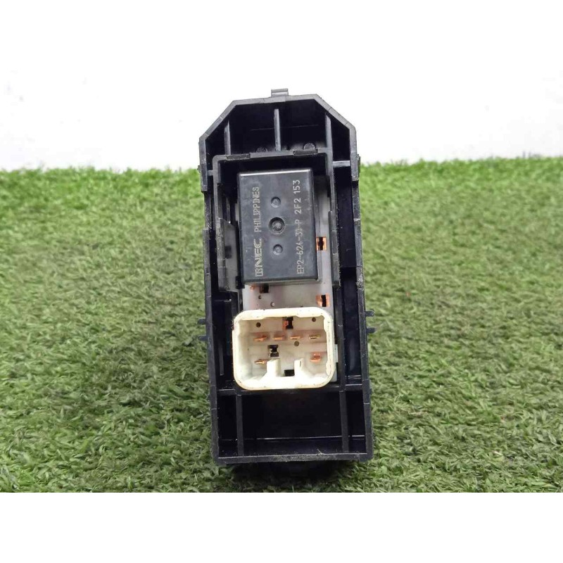 Recambio de mando elevalunas trasero derecho para lexus is200 (gxe10) sport cross referencia OEM IAM 8403053010C0  