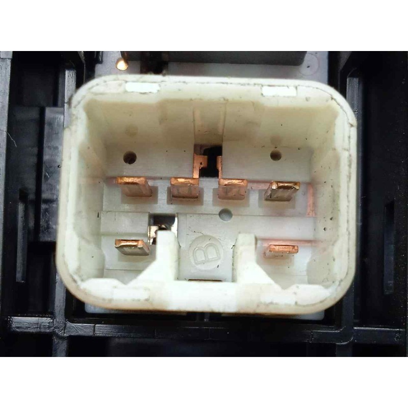 Recambio de mando elevalunas trasero derecho para lexus is200 (gxe10) sport cross referencia OEM IAM 8403053010C0  