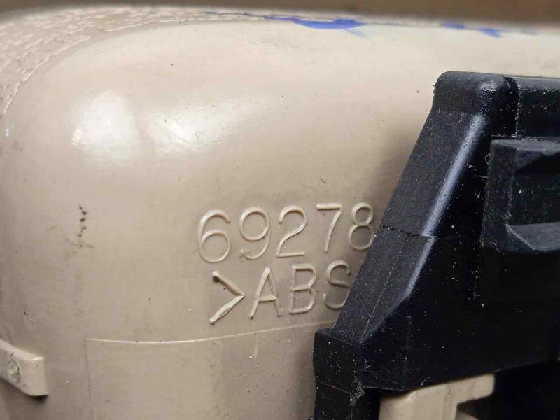 Recambio de maneta interior delantera izquierda para lexus is200 (gxe10) sport cross referencia OEM IAM 6920630150  