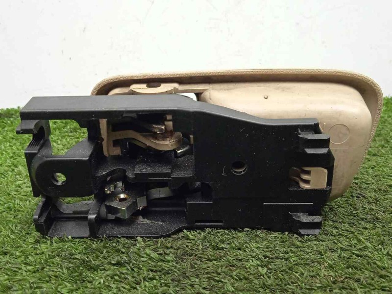 Recambio de maneta interior trasera derecha para lexus is200 (gxe10) sport cross referencia OEM IAM   